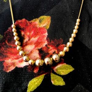 Vintage gold tone beaded necklace